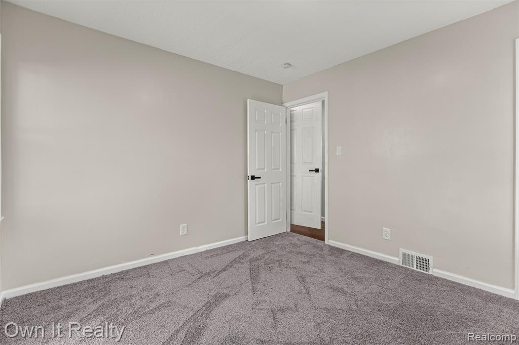 9183 Fenton Avenue, Redford, MI 48239 — Photo 20