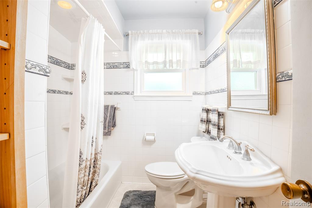8132 Balfour Avenue, Allen Park, MI 48101 — Photo 8