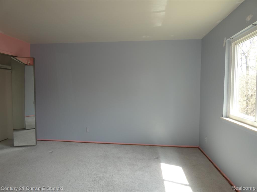 42563 PLYMOUTH HOLLOW Drive, Plymouth, MI 48170 — Photo 24