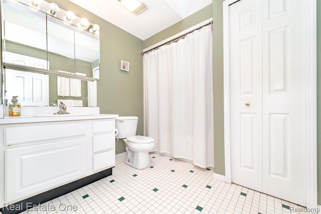 10194 Elmcrest Road, Whitmore Lake, MI 48189 — Photo 55