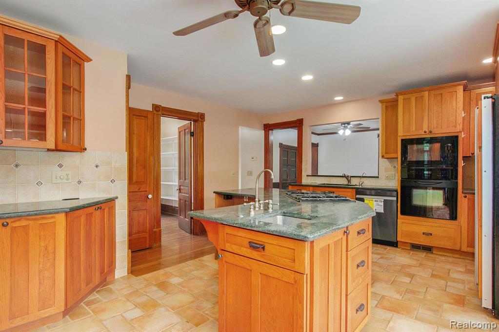 9001 Bergin Road, Howell, MI 48843 — Photo 11