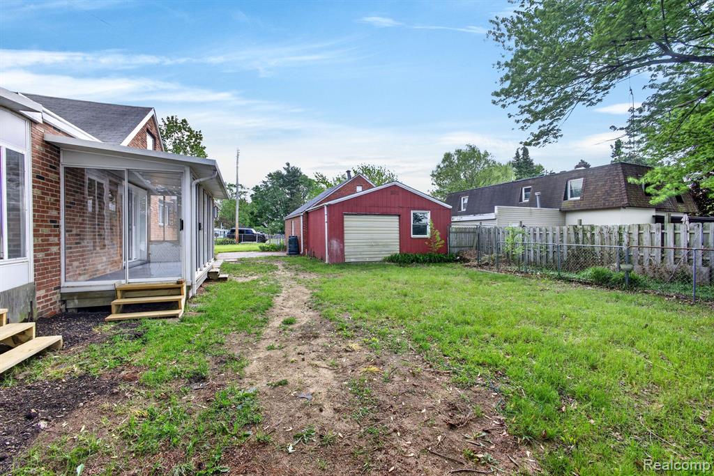 4047 Mitchell Drive, Flint, MI 48506 — Photo 36