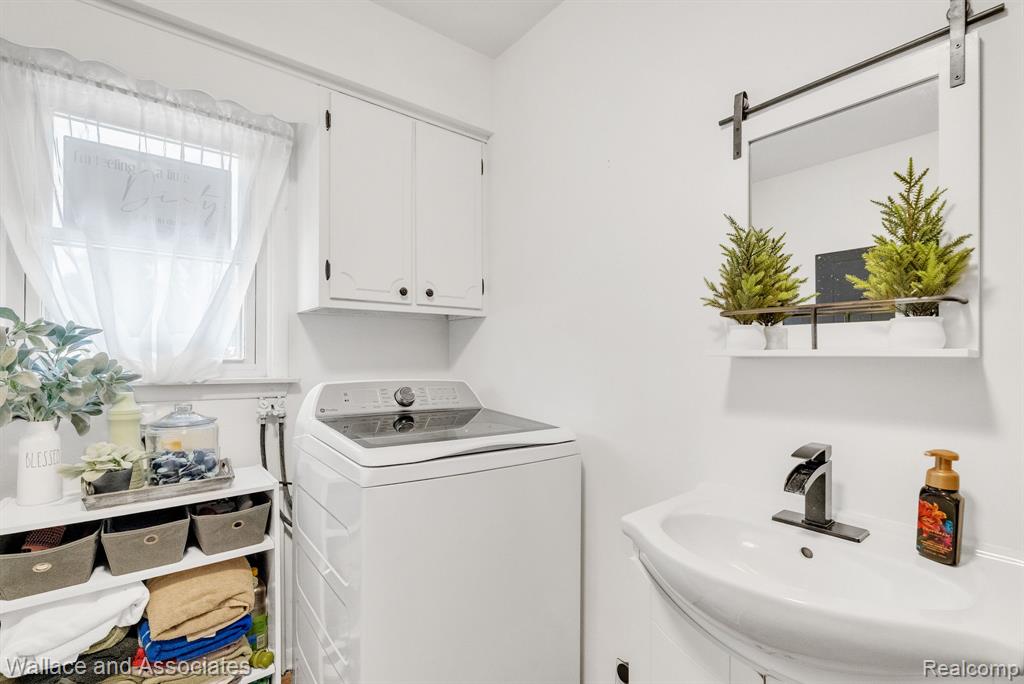 4440 Cambridge Drive, Port Huron, MI 48060 — Photo 23