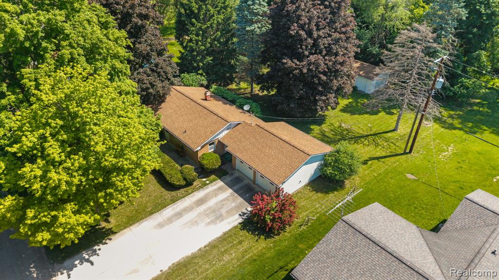 9144 Walnut Drive, Whitmore Lake, MI 48189 — Photo 2