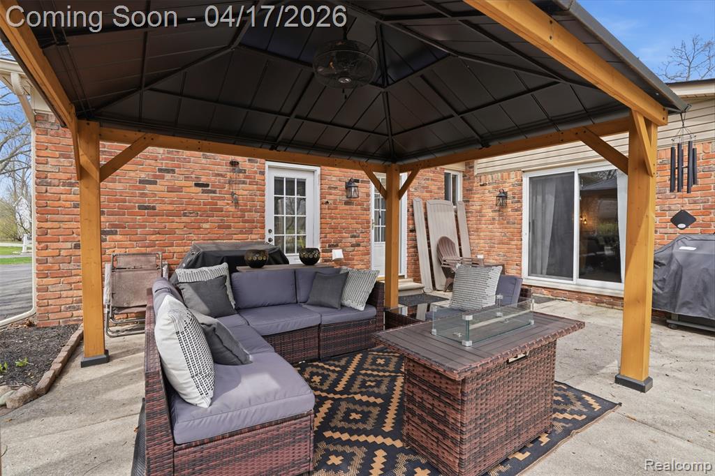 9610 Woody Court, White Lake, MI — Photo 28