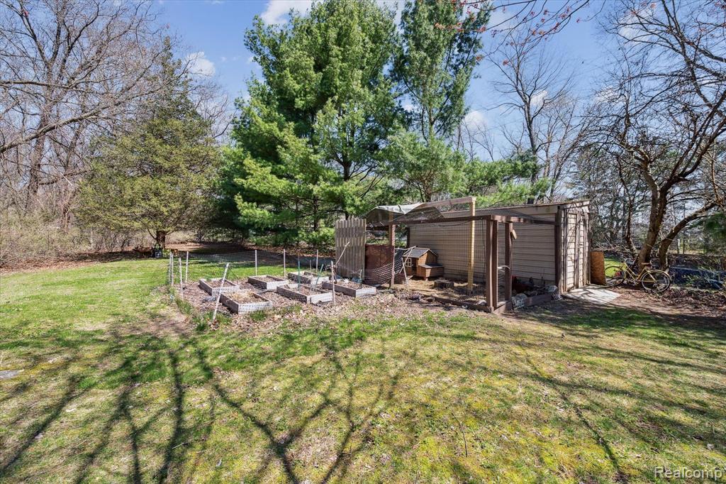 7847 HERBST Road, Brighton, MI 48114 — Photo 30
