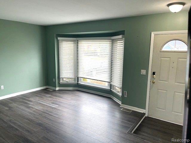 5601 ELMGROVE Avenue, Warren, MI 48092 — Photo 6