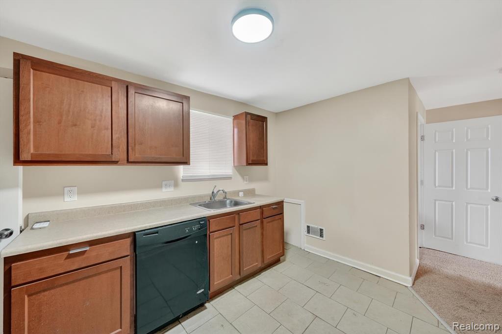 6914 Arlene Court, Romulus, MI 48174 — Photo 8