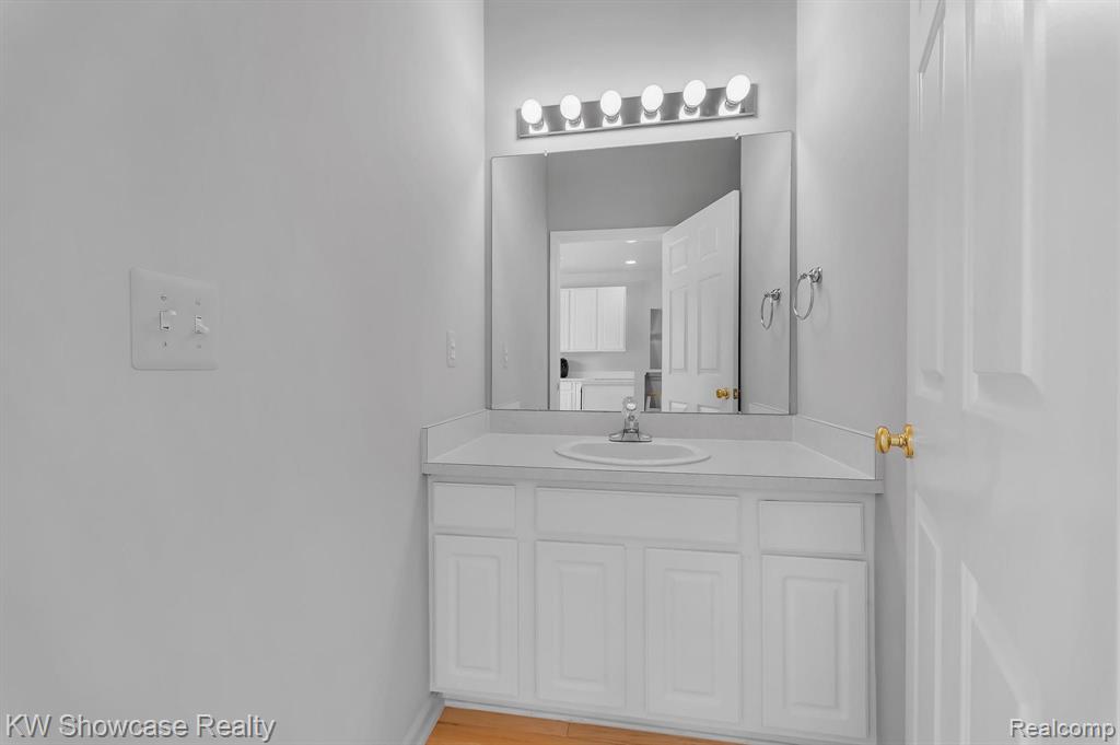 432 CHERRY ORCHARD Road, Canton, MI 48188 — Photo 44