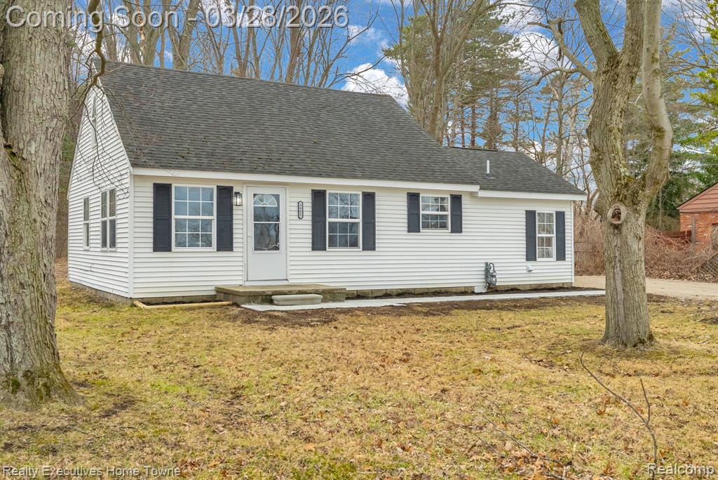 3981 Pine Grove Avenue, Fort Gratiot, MI 48059 — Photo 2