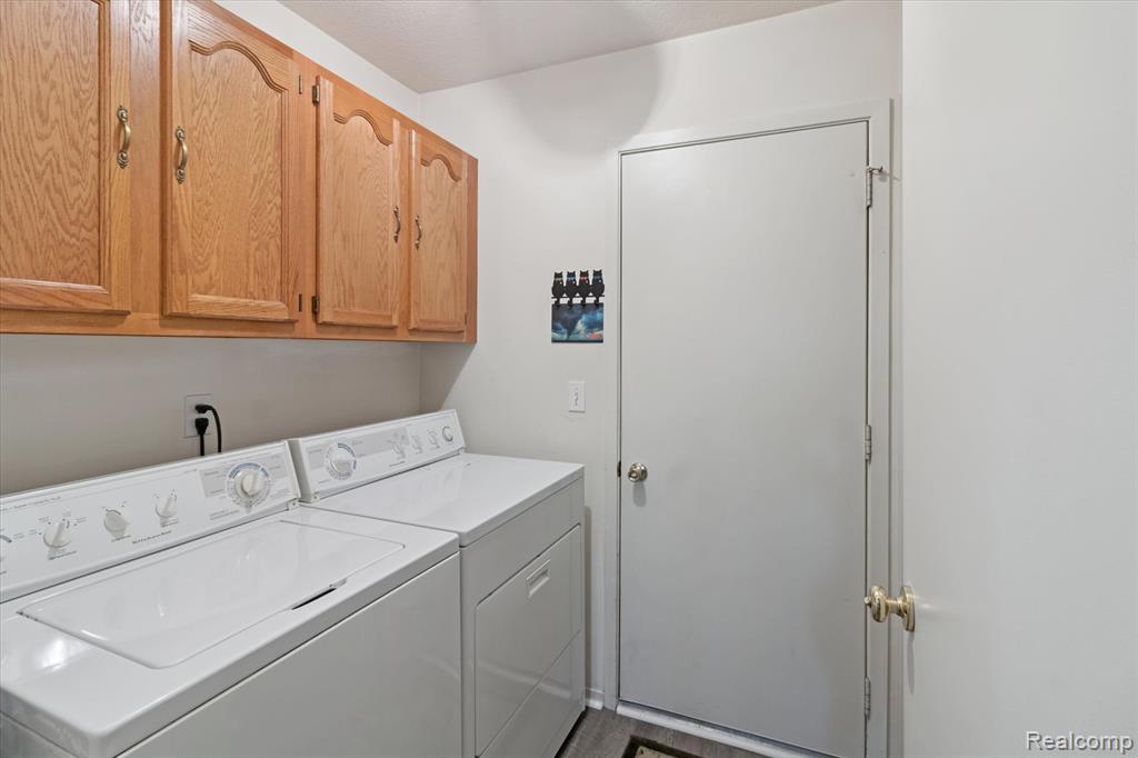 6541 Pembrook Drive, Westland, MI — Photo 16