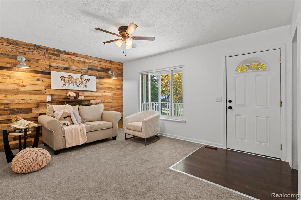 640 N Madison Street, Perry, MI 48872 — Photo 5