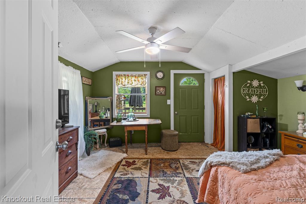 8058 Stanley Road, Flushing, MI 48433 — Photo 16