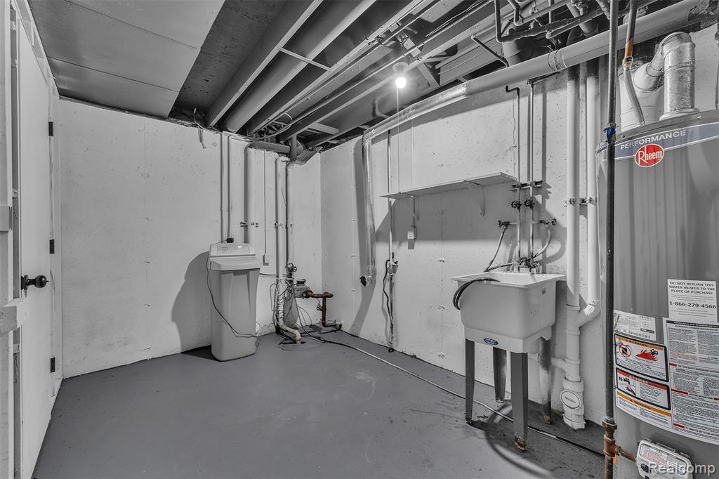 1264 Jay Street, Waterford, MI 48327 — Photo 37