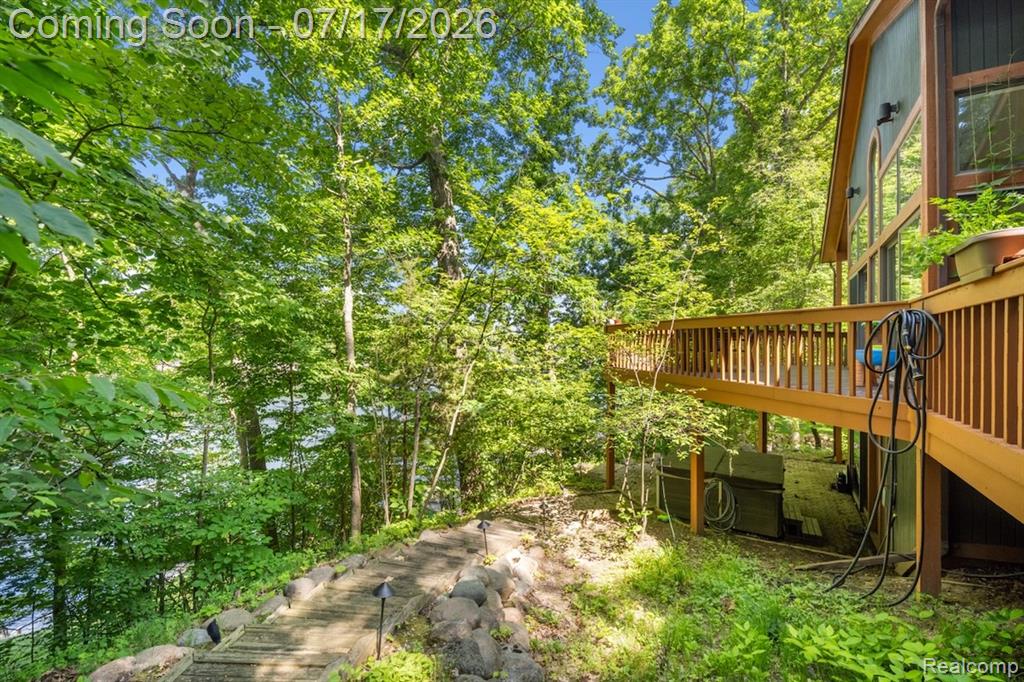7375 Parkwood Drive, Fenton, MI 48430 — Photo 47