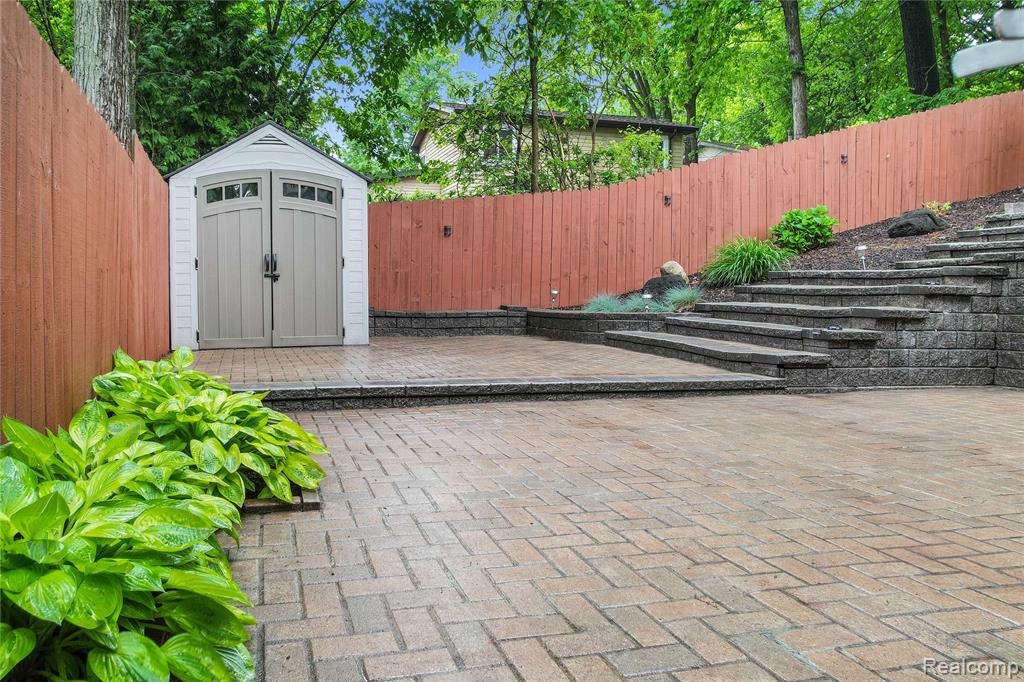 901 Ridge Road, Lake Orion, MI 48362 — Photo 9