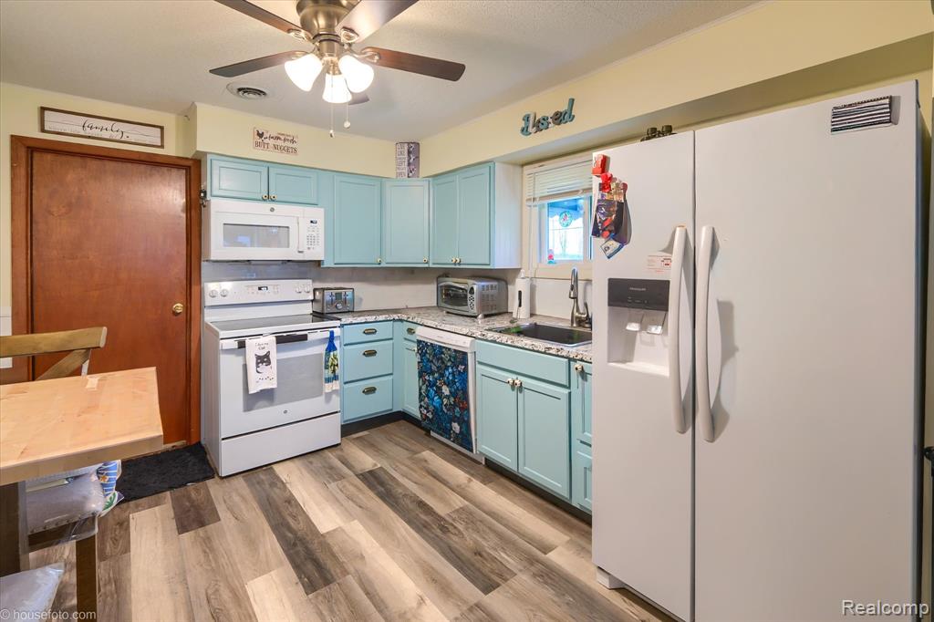 9254 N Genesee Road, Mount Morris, MI 48458 — Photo 11