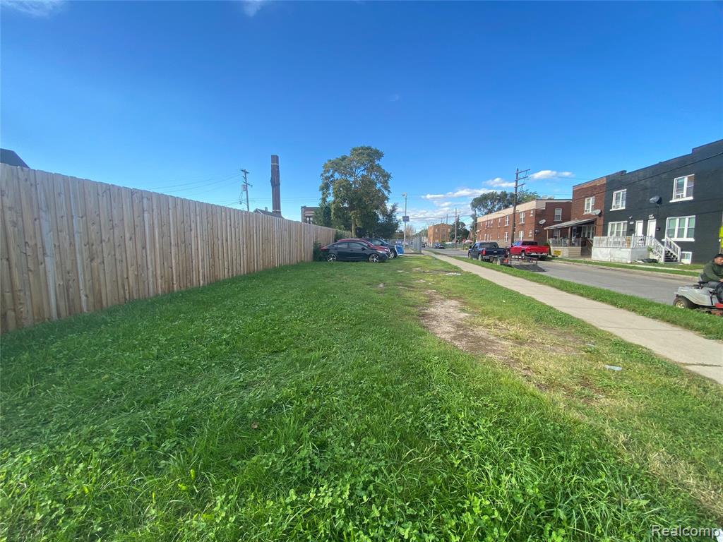 8300 Navy Street, Detroit, MI 48209