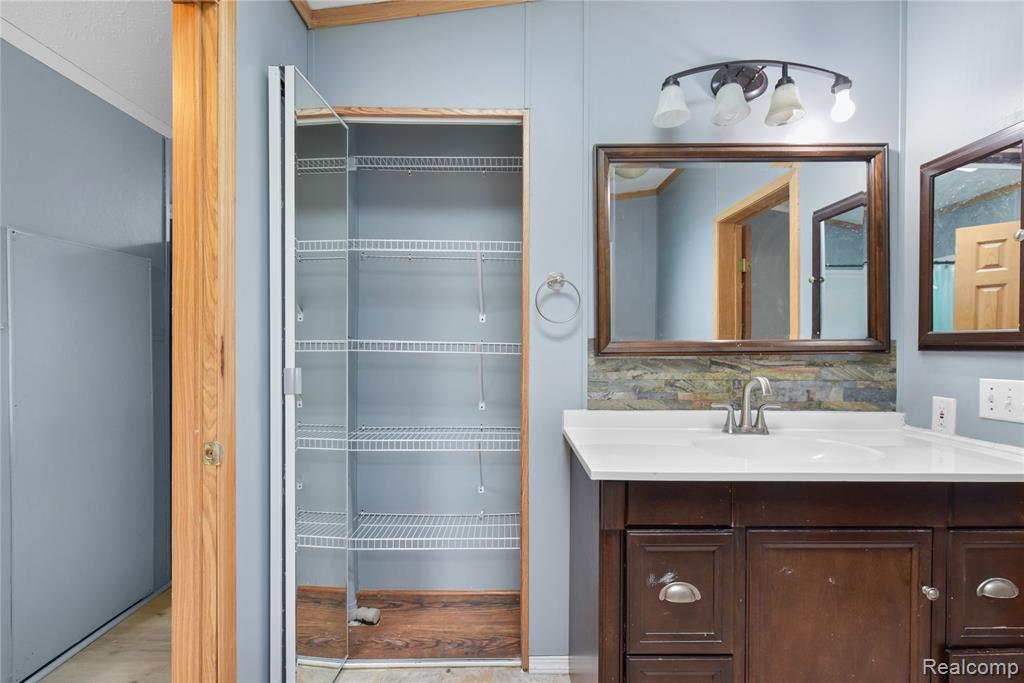 9072 Greentree Drive, Newport, MI 48166 — Photo 33