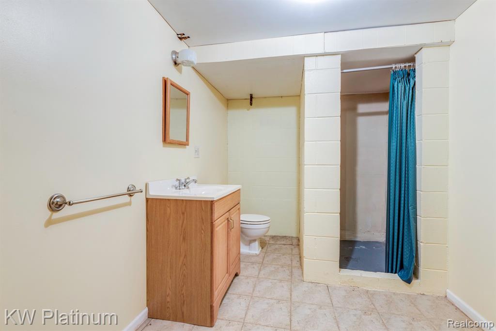 206 E Park Street, Capac, MI 48014 — Photo 24