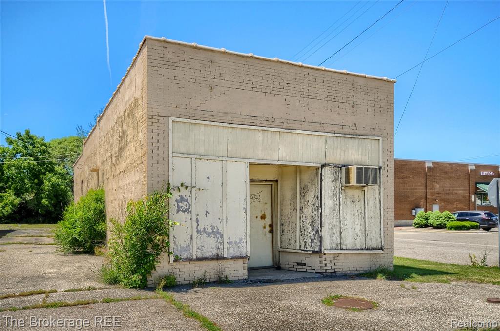 4032 Fenton Road, Flint, MI 48507 — Photo 3