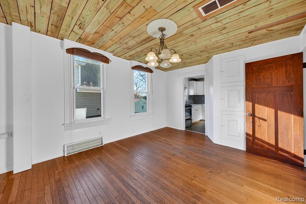 913 Cedar Street, St. Clair, MI 48079 — Photo 7