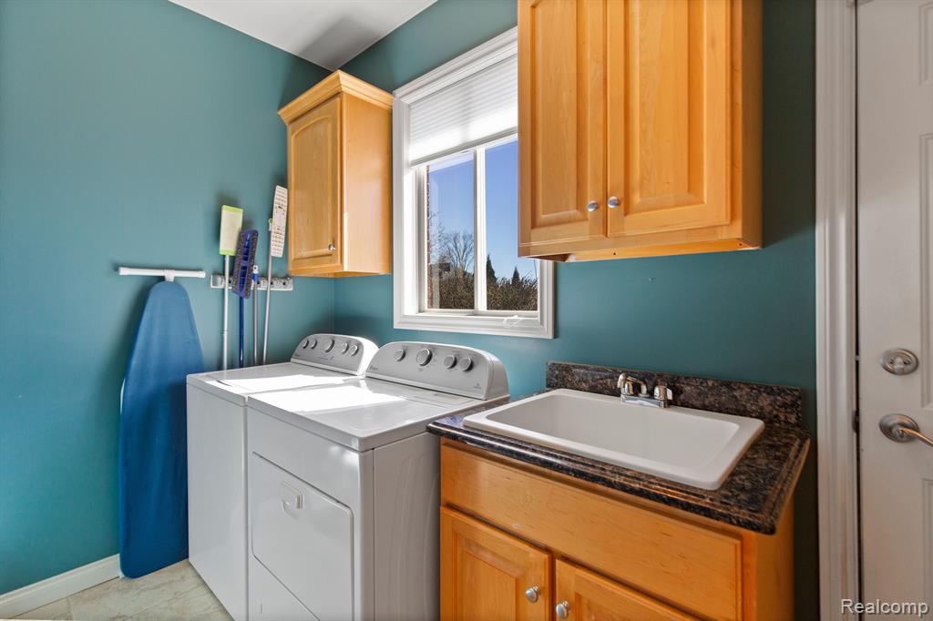7689 BIRCH Lane, Shelby Twp, MI 48316 — Photo 17