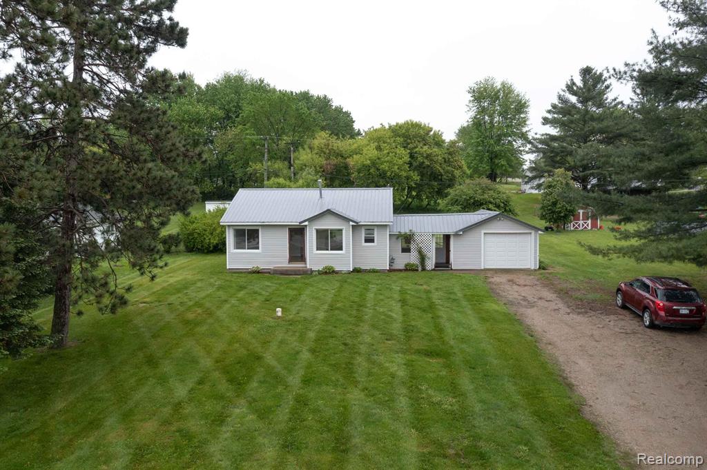 968 N WILDER Road, Lapeer, MI 48446 — Photo 2