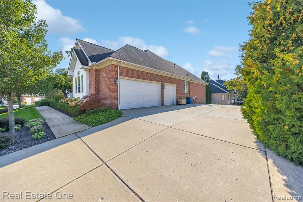 1937 Carsons Cove, Commerce Twp, MI 48390 — Photo 5