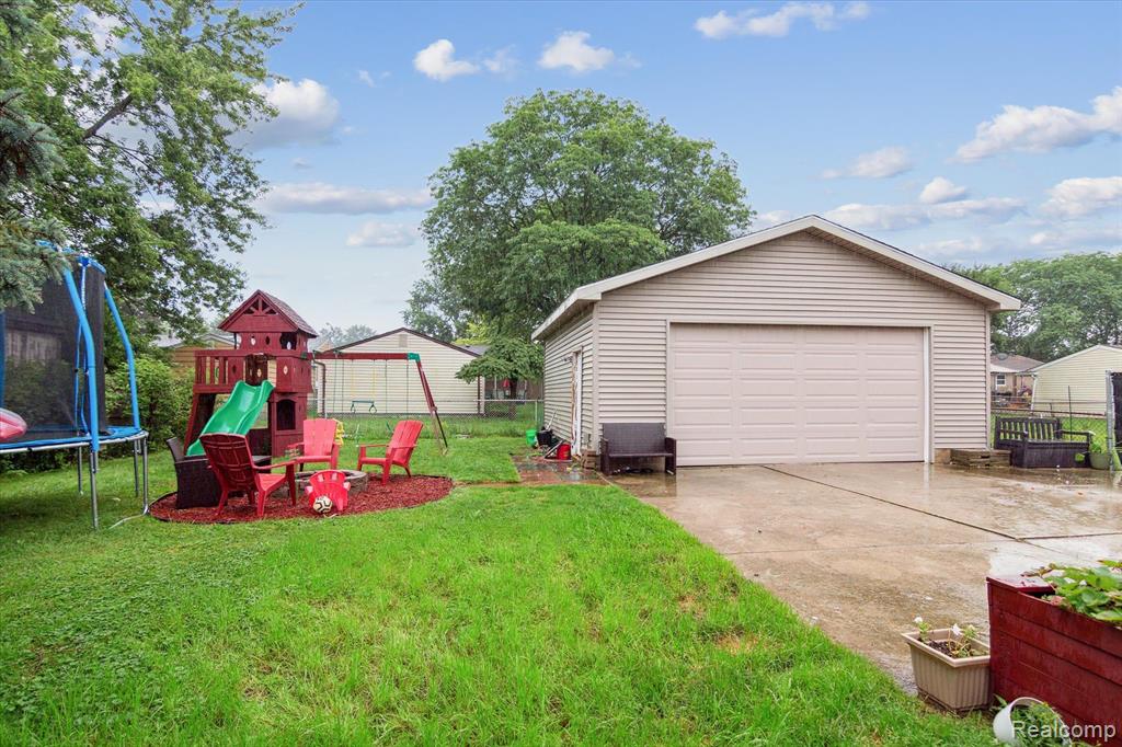 41551 HAMLIN Street, Belleville, MI 48111 — Photo 34