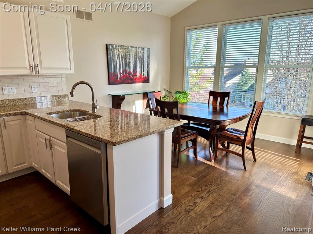 1648 Boulder Court, 31, Rochester, MI 48306 — Photo 13