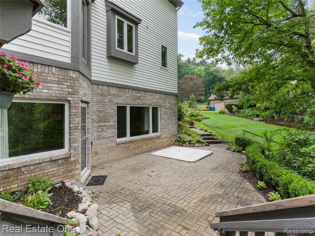 5471 Parkside Drive, Brighton, MI 48114 — Photo 41