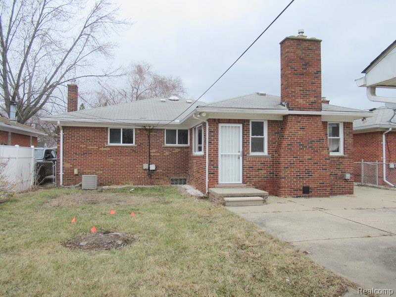 17716 Veronica Avenue, Eastpointe, MI 48021 — Photo 3