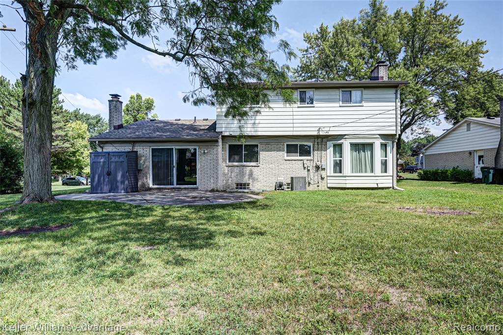 18467 Middlesex Avenue, Lathrup Village, MI 48076 — Photo 54