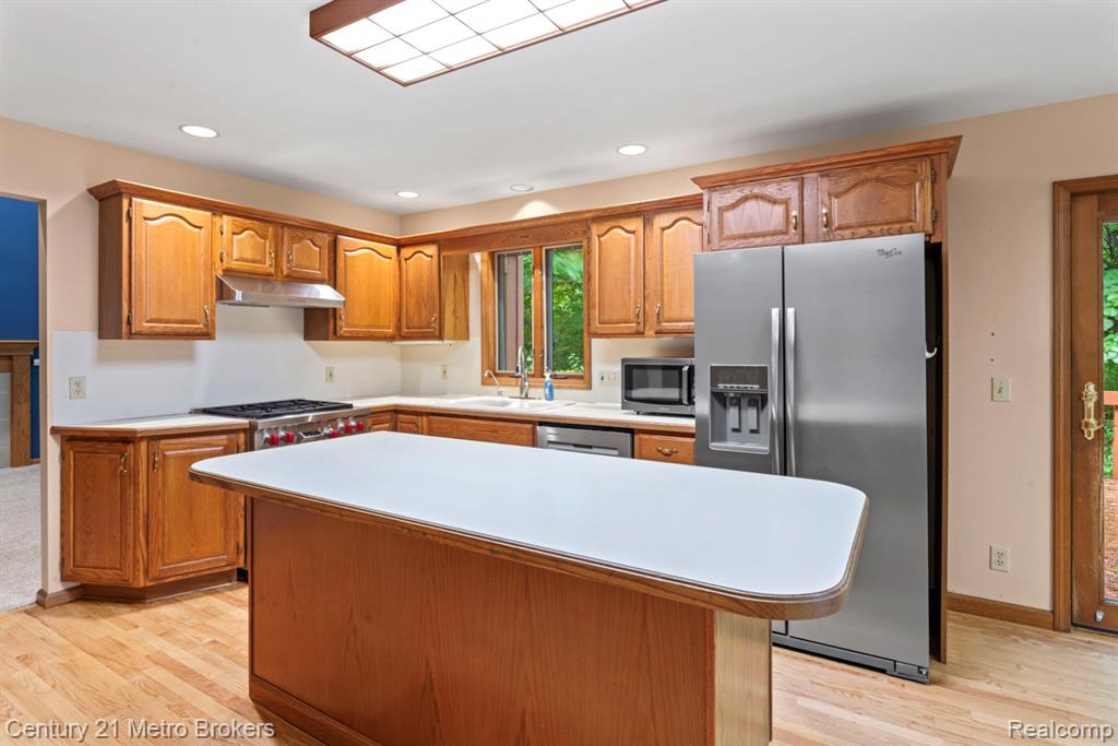 751 River Edge Court, Flushing, MI 48433 — Photo 7
