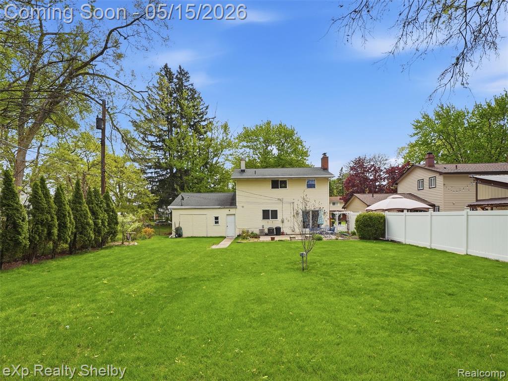 40753 Irval Drive, Sterling Heights, MI 48313 — Photo 32
