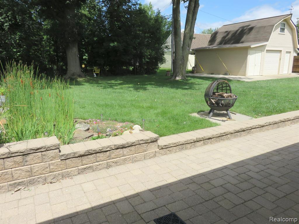 475 LOVELL Drive, Troy, MI 48085 — Photo 26