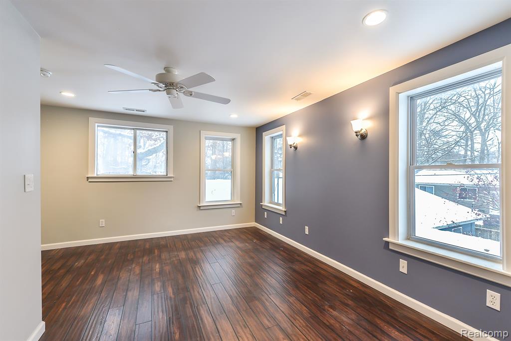 336 BEACHWAY Street, Whitmore Lake, MI 48189 — Photo 15