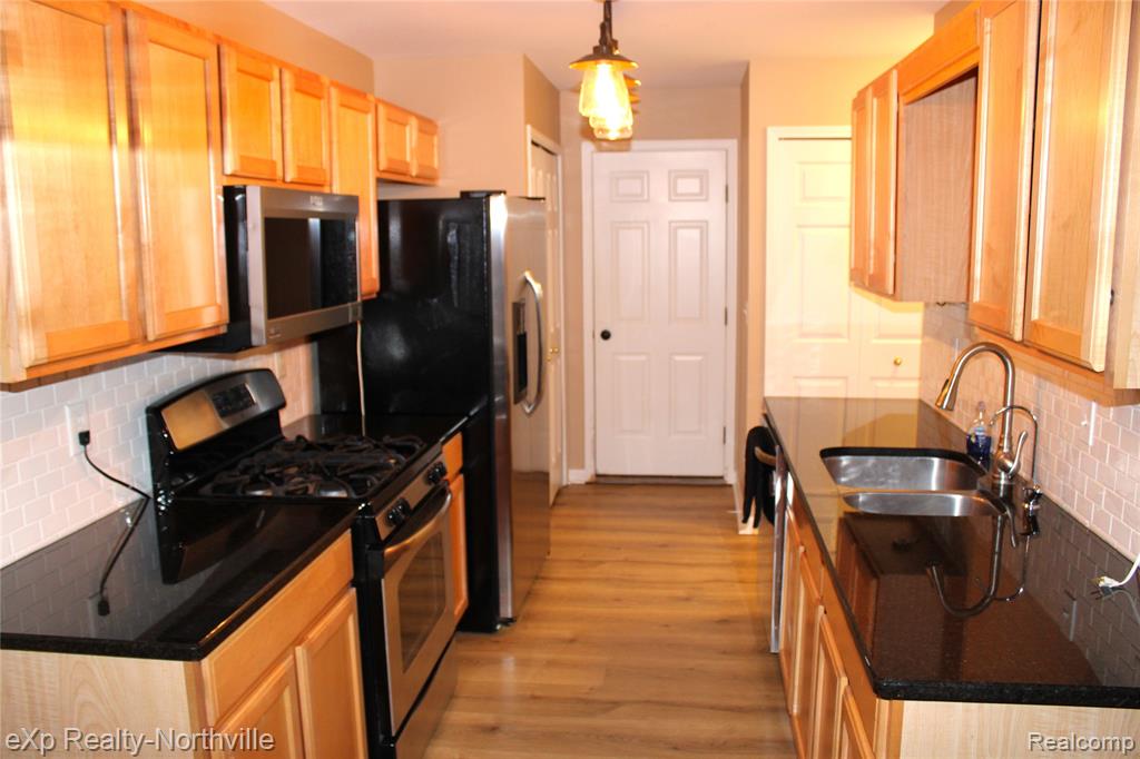 7244 Lavender Lane, 43, Waterford, MI 48327 — Photo 4