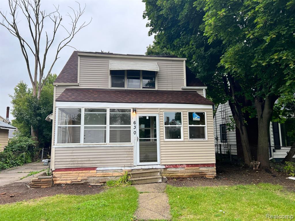 630 COPEMAN Boulevard, Flint, MI 48503 — front exterior