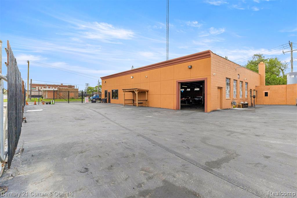 8301 W Chicago, Southgate, MI 48204 — Photo 39