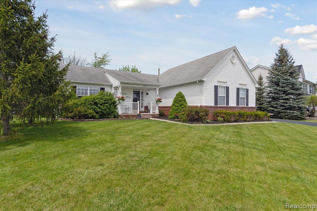 8072 LARK Lane, Grand Blanc, MI 48439 — Photo 2