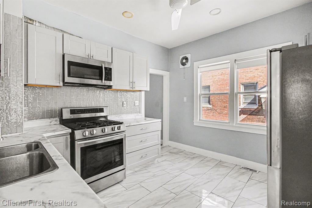 5210 Middlesex Street, Dearborn, MI 48126 — Photo 11