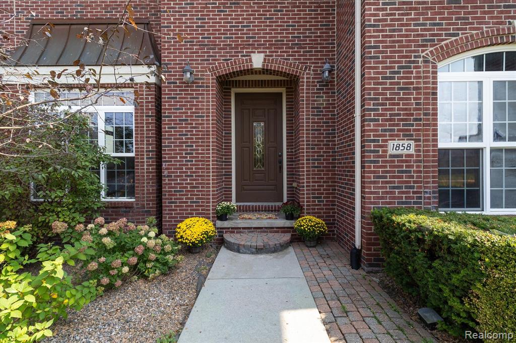 1858 SANDY SHORES Drive, Oxford, MI 48371 — Photo 7