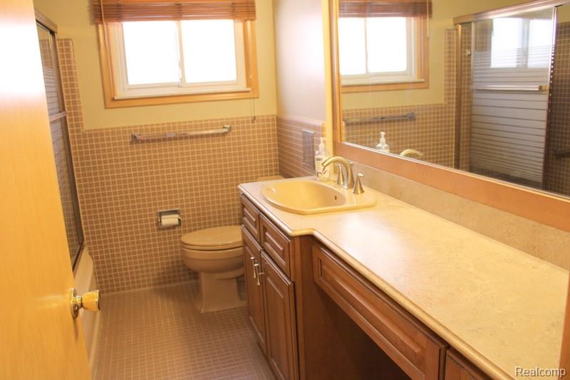 9045 Carter Avenue, Allen Park, MI 48101 — Photo 31