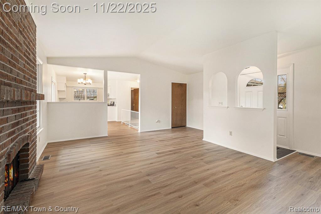 538 Autumn Drive, Flushing, MI 48433 — Photo 7