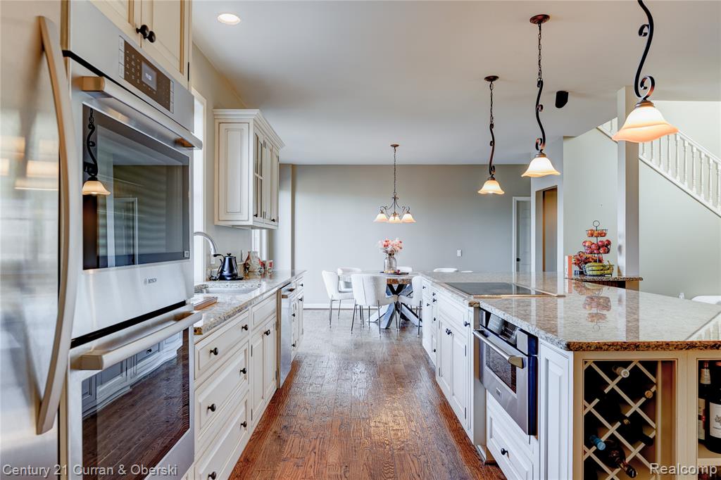 8308 Peninsular Drive, Fenton, MI 48430 — Photo 10