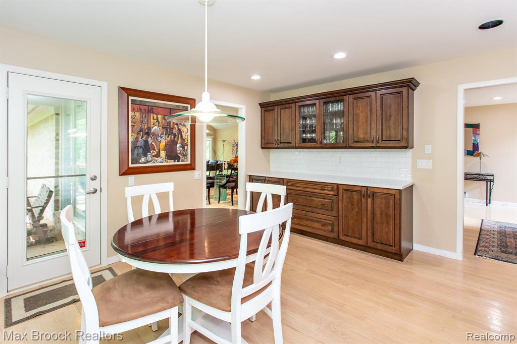 6524 Pleasant Lake Court, West Bloomfield, MI — Photo 16