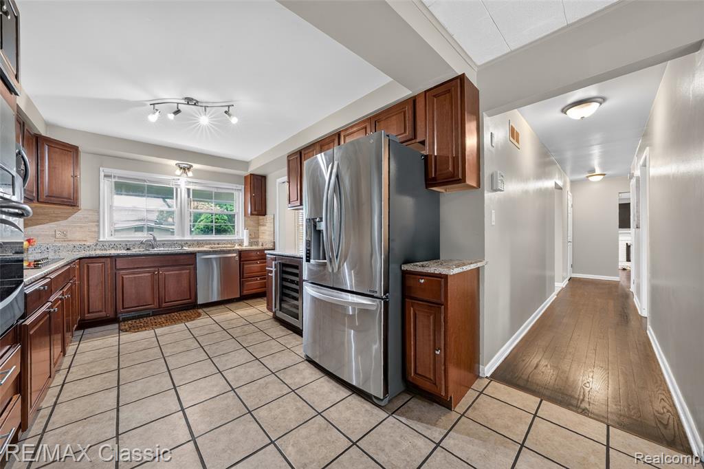 6638 Woodbank Drive, Bloomfield Hills, MI 48301 — Photo 12