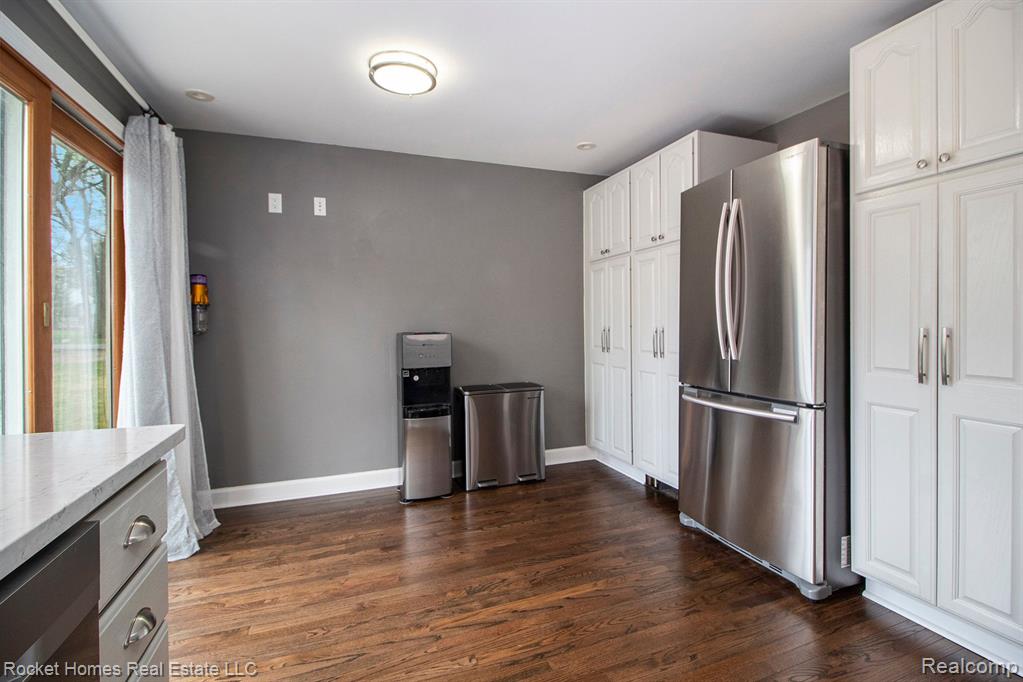 7170 Crestmore Street, West Bloomfield, MI 48323 — Photo 14